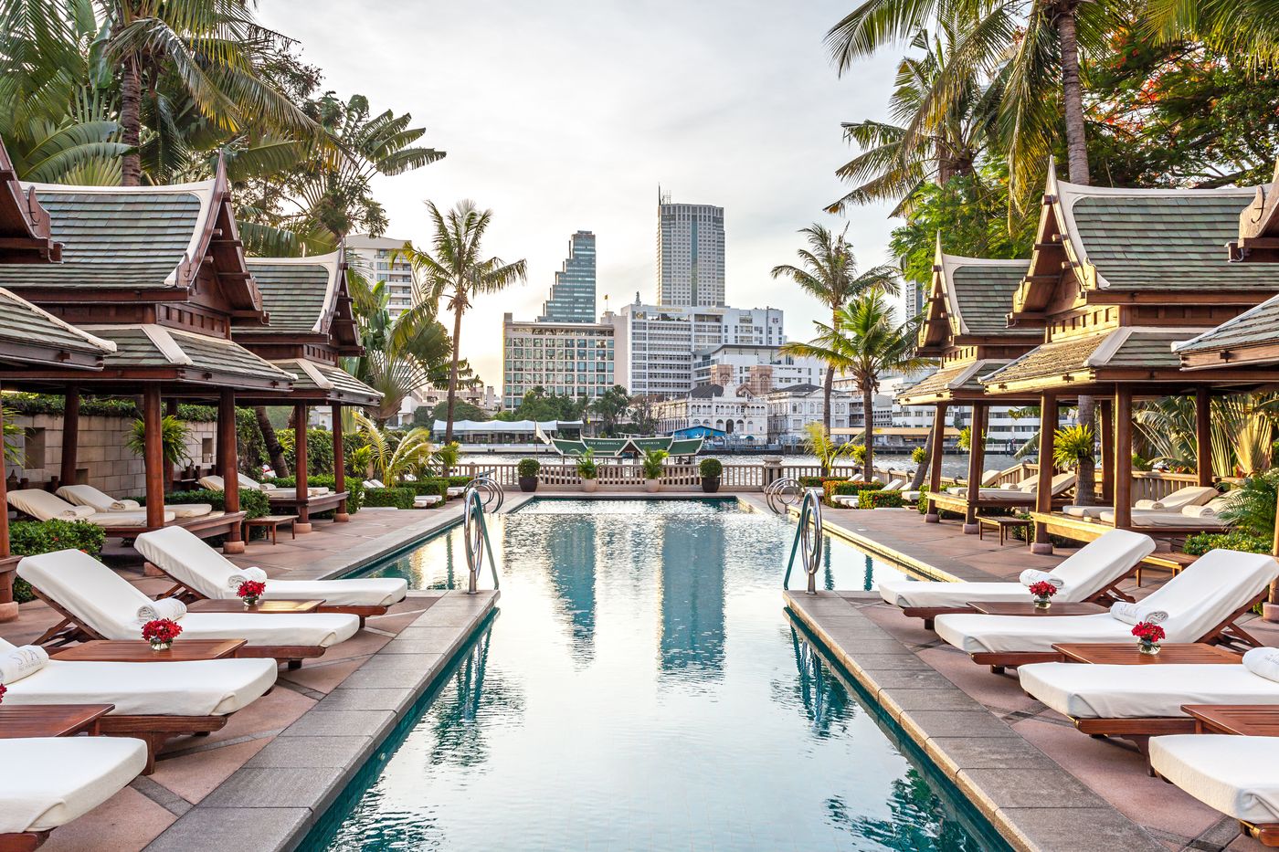 The-Peninsula-Bangkok-Pool-1
