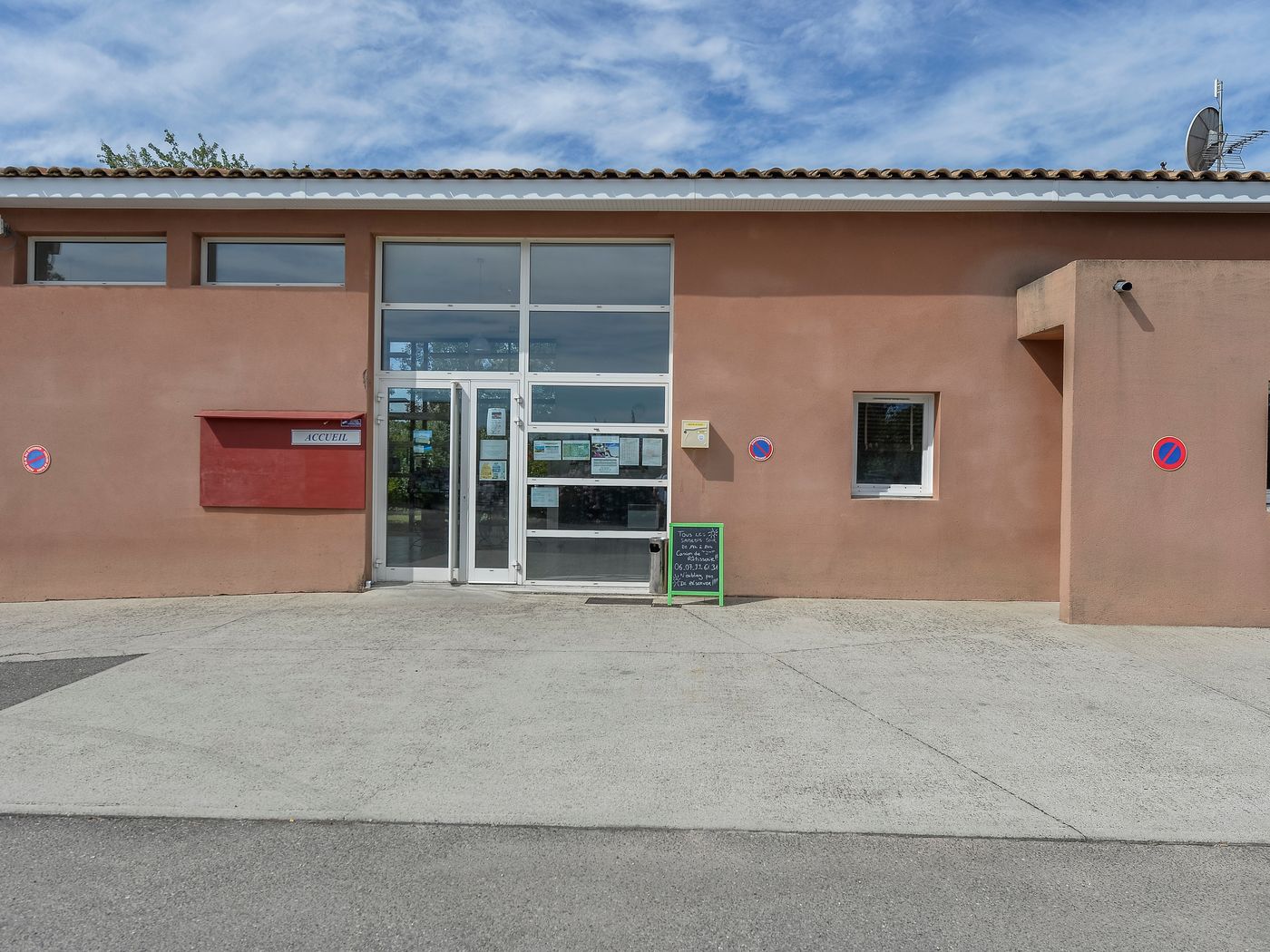 Residence Vacanceole Sun Hols Les rives du lac-France-ST SATURNIN LES AVIGNON-General view-1