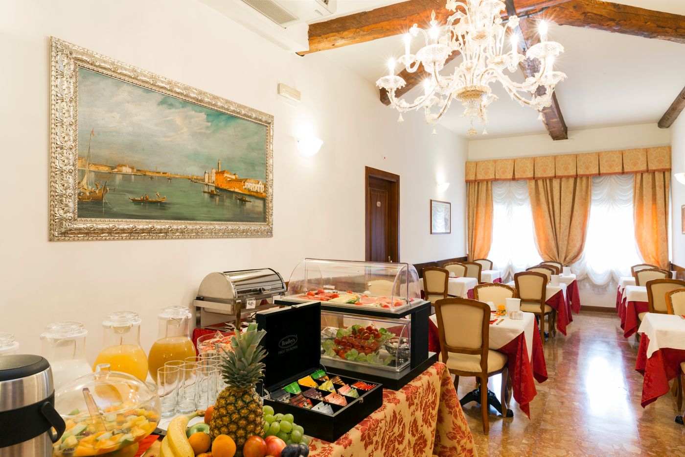 Palazzo-Guardi-Restaurant-47