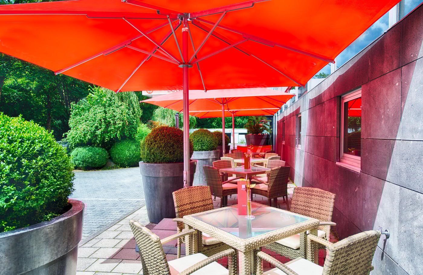 Leonardo-Hotel-Munich-Arabellapark-Terrace-25