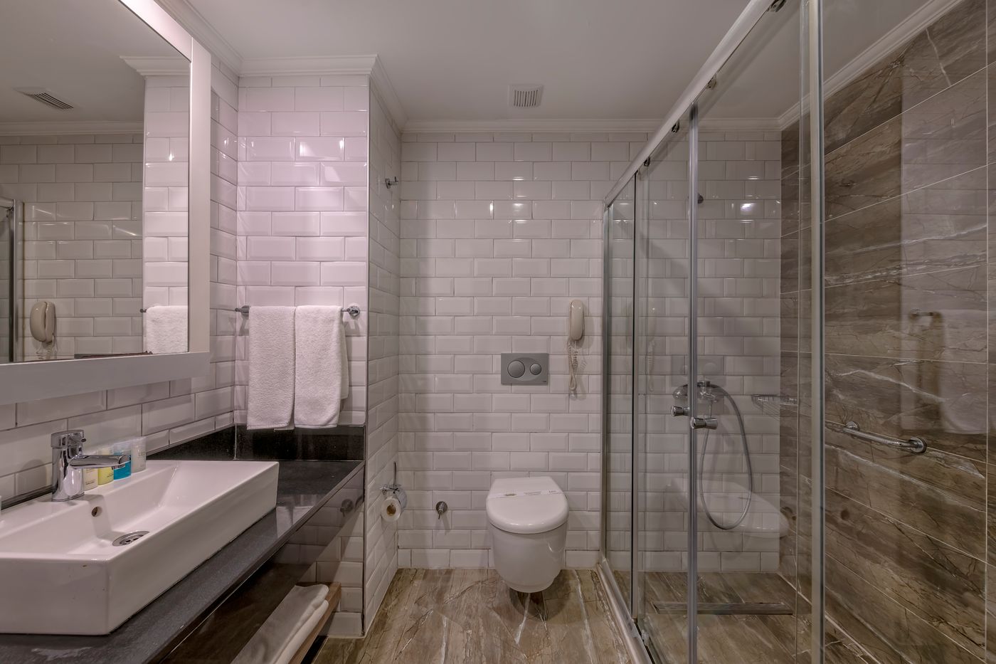 Port River Hotel & Spa