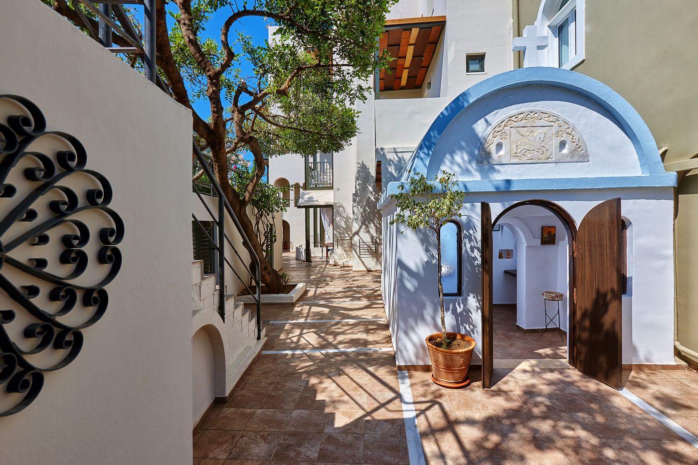 Arminda-Hotel-General-view-38