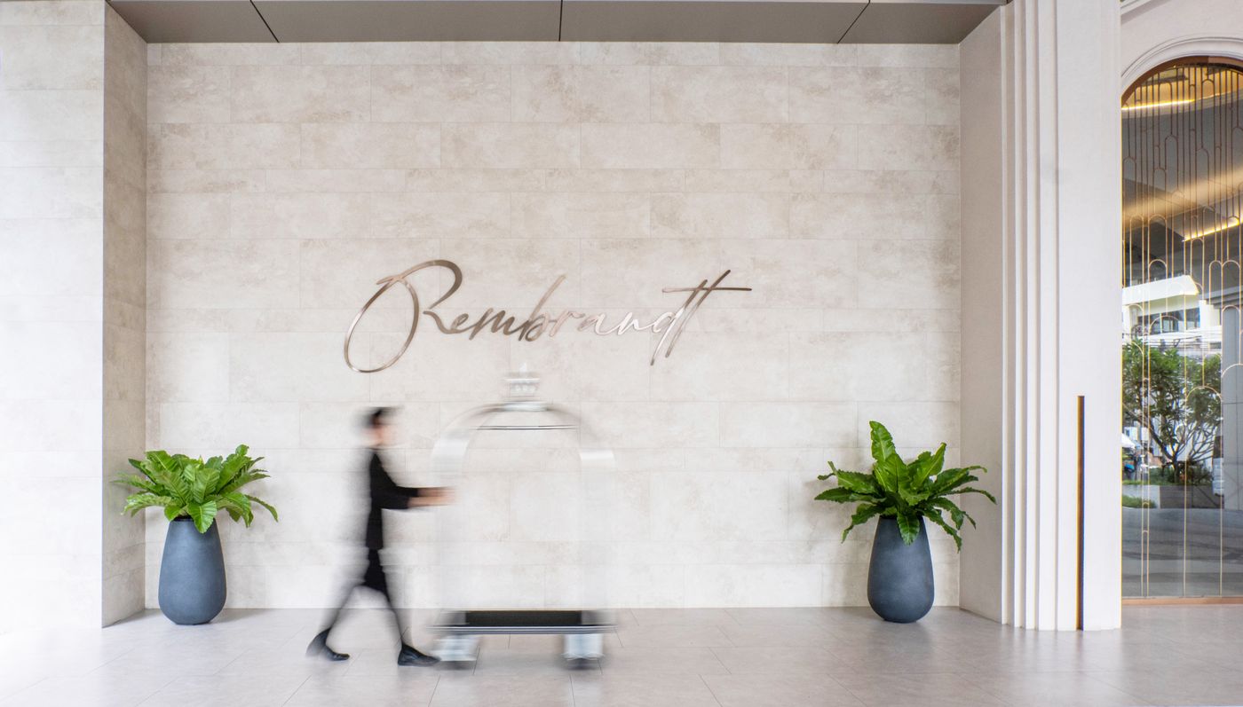 Rembrandt-Hotel-Bangkok-Lobby-15