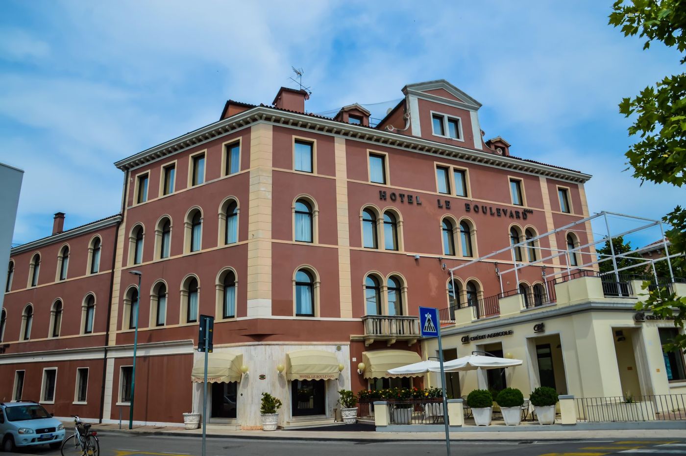 Le-Boulevard-Hotel-General-view-1