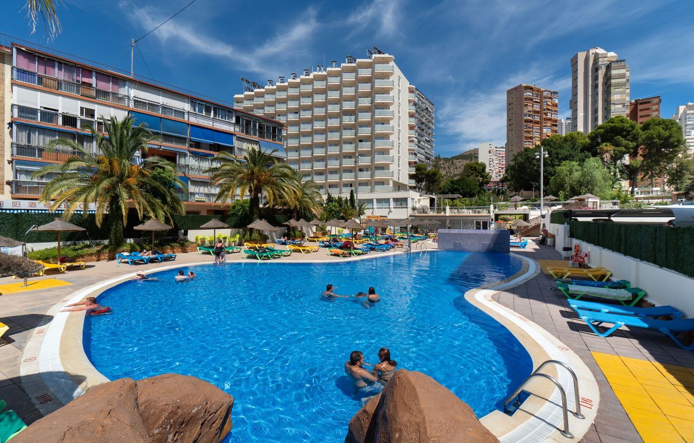 Medplaya-Hotel-Regente-Pool-3
