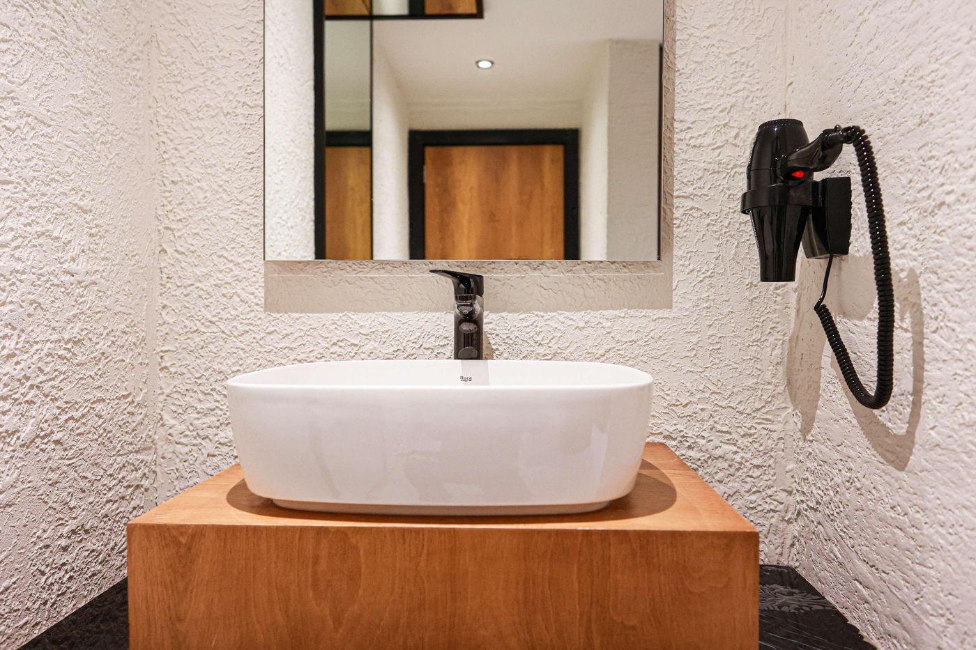 Nova-Plaza-Crystal-Hotel-Sports-and-Entertainment-36