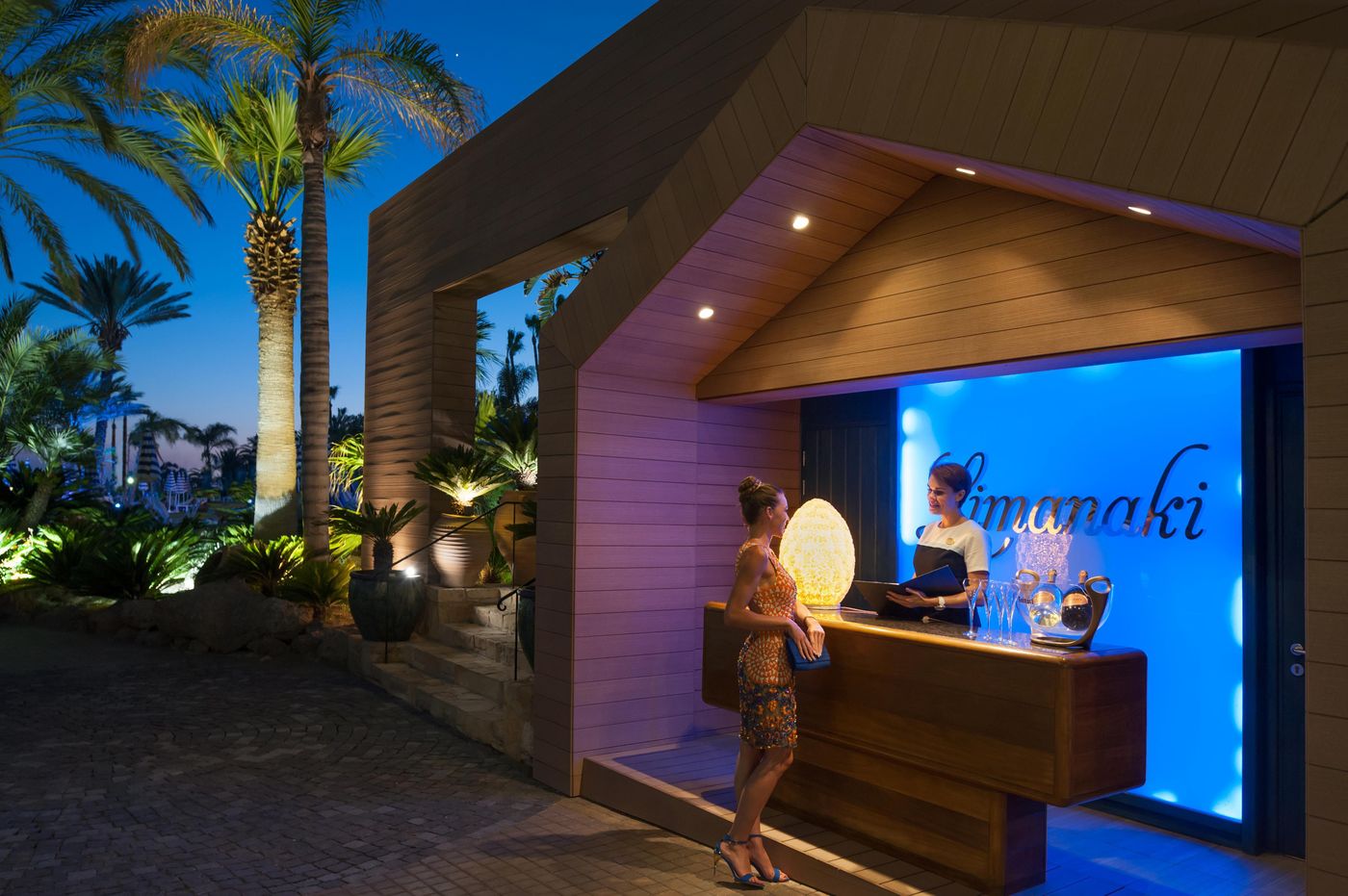 Amathus-Beach-Restaurant-27