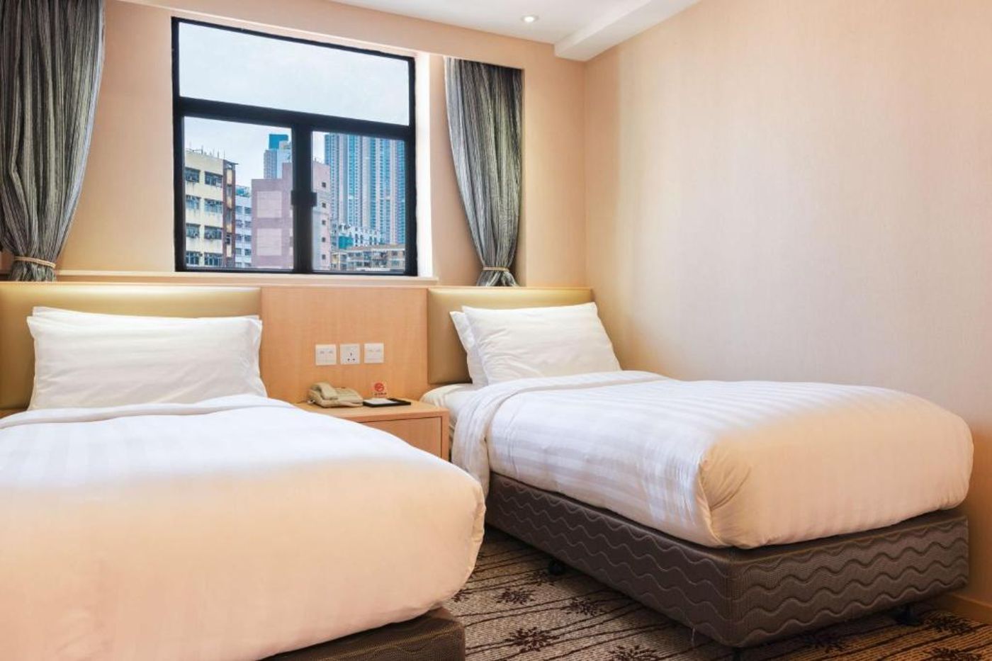 Metropark-Mongkok-Room-18