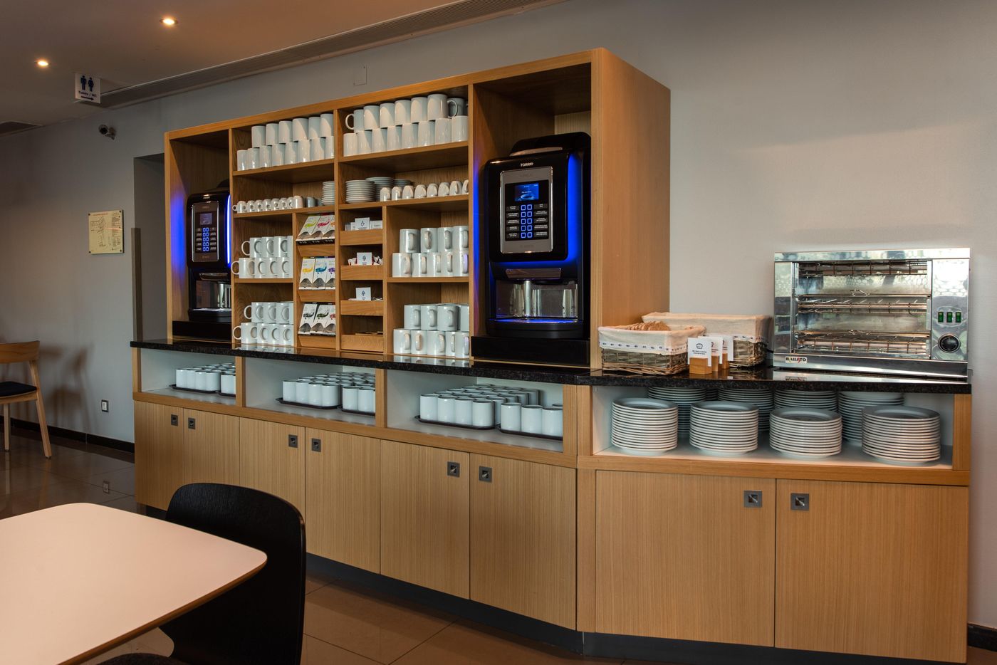 Holiday Inn Express Lisbon Airport - Portugal - PRIOR VELHO - Restaurant - 7