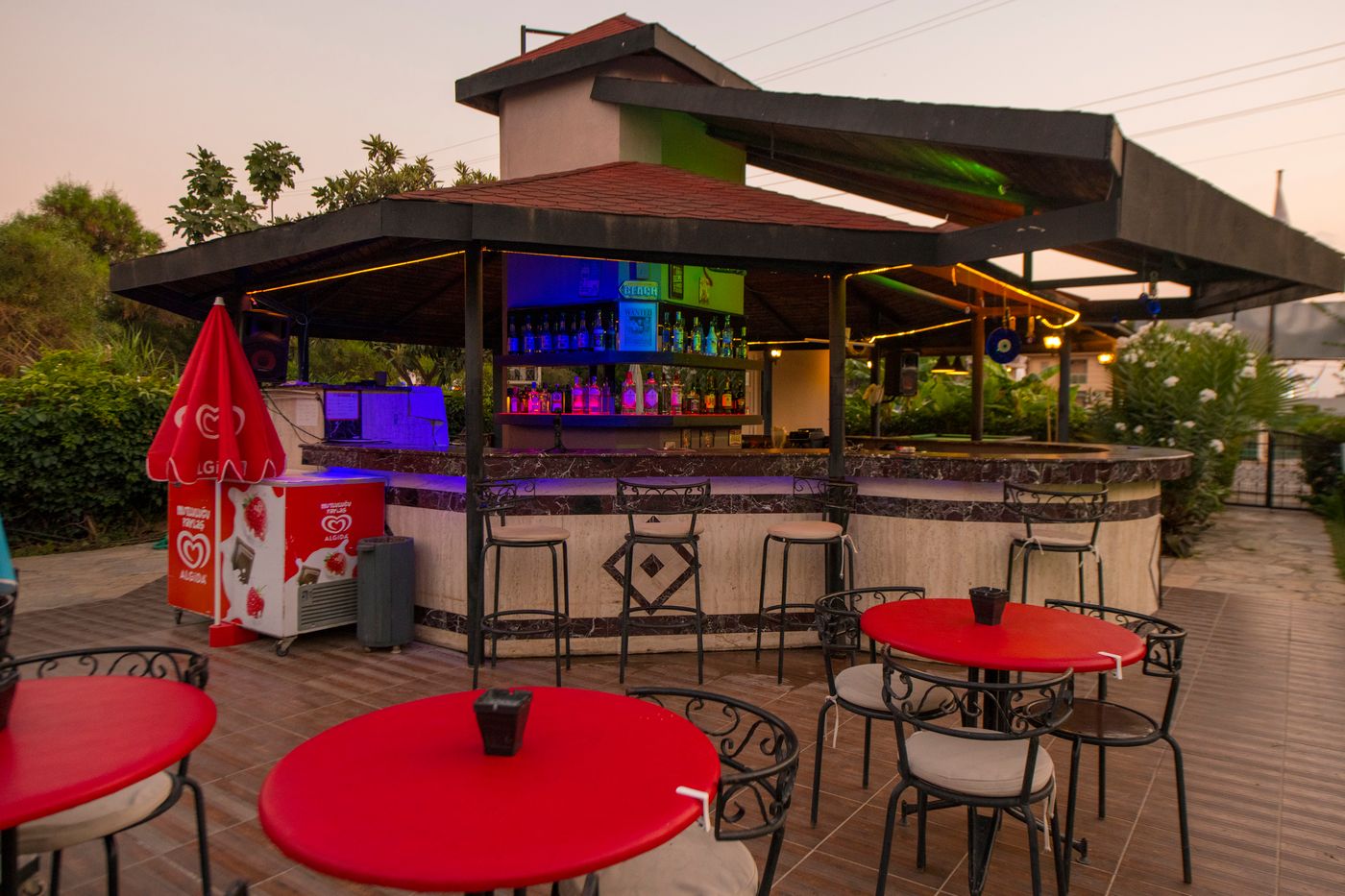 Golden-Moon-Hotel-Sports-and-Entertainment-15