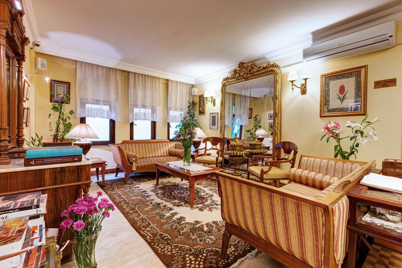 Arena-Hotel-Lobby-16