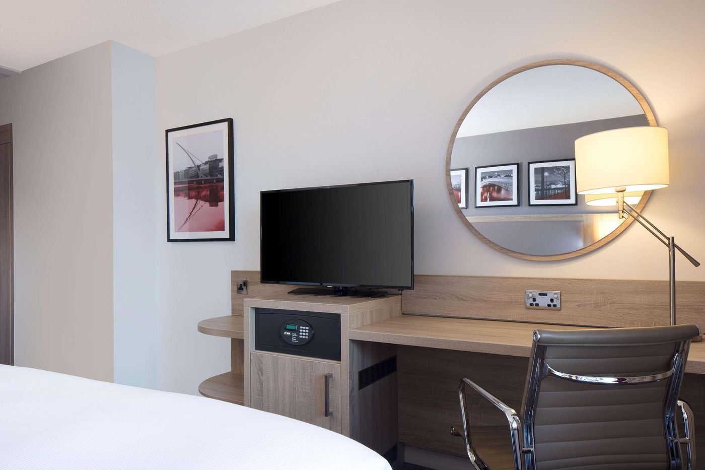 Hilton-Garden-Inn-Dublin-City-Centre-Room-9