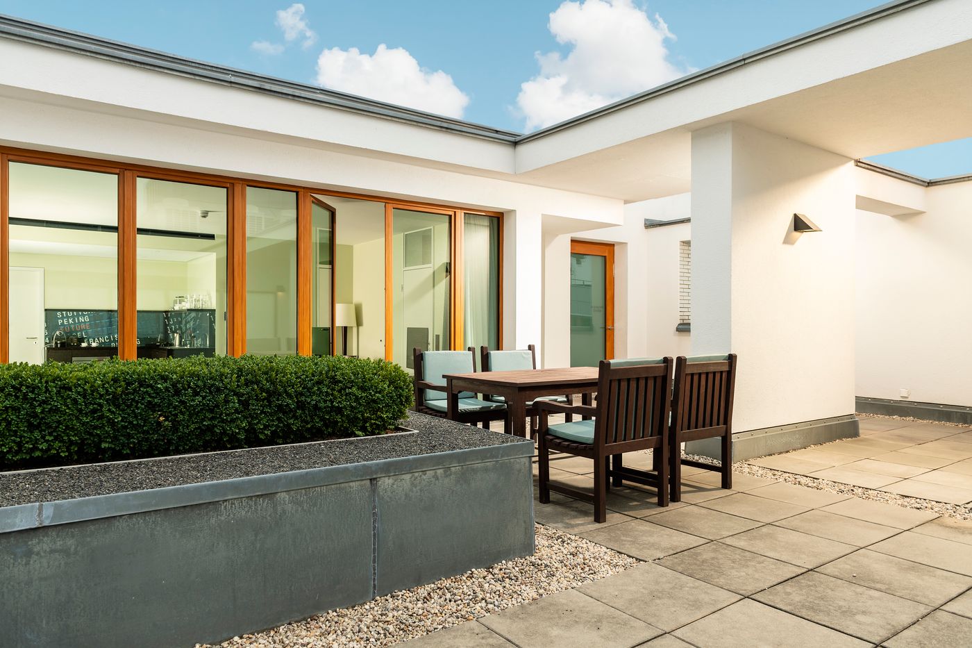 Clipper-Boardinghouse-Berlin-Gendarmenmarkt-Room-2