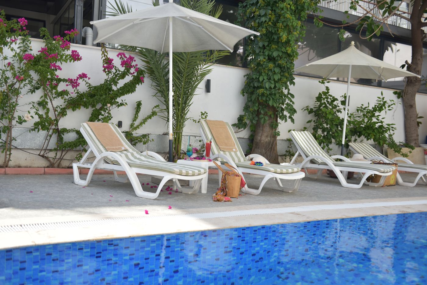 Aurasia Beach Hotel (ex Malibu Beach) 