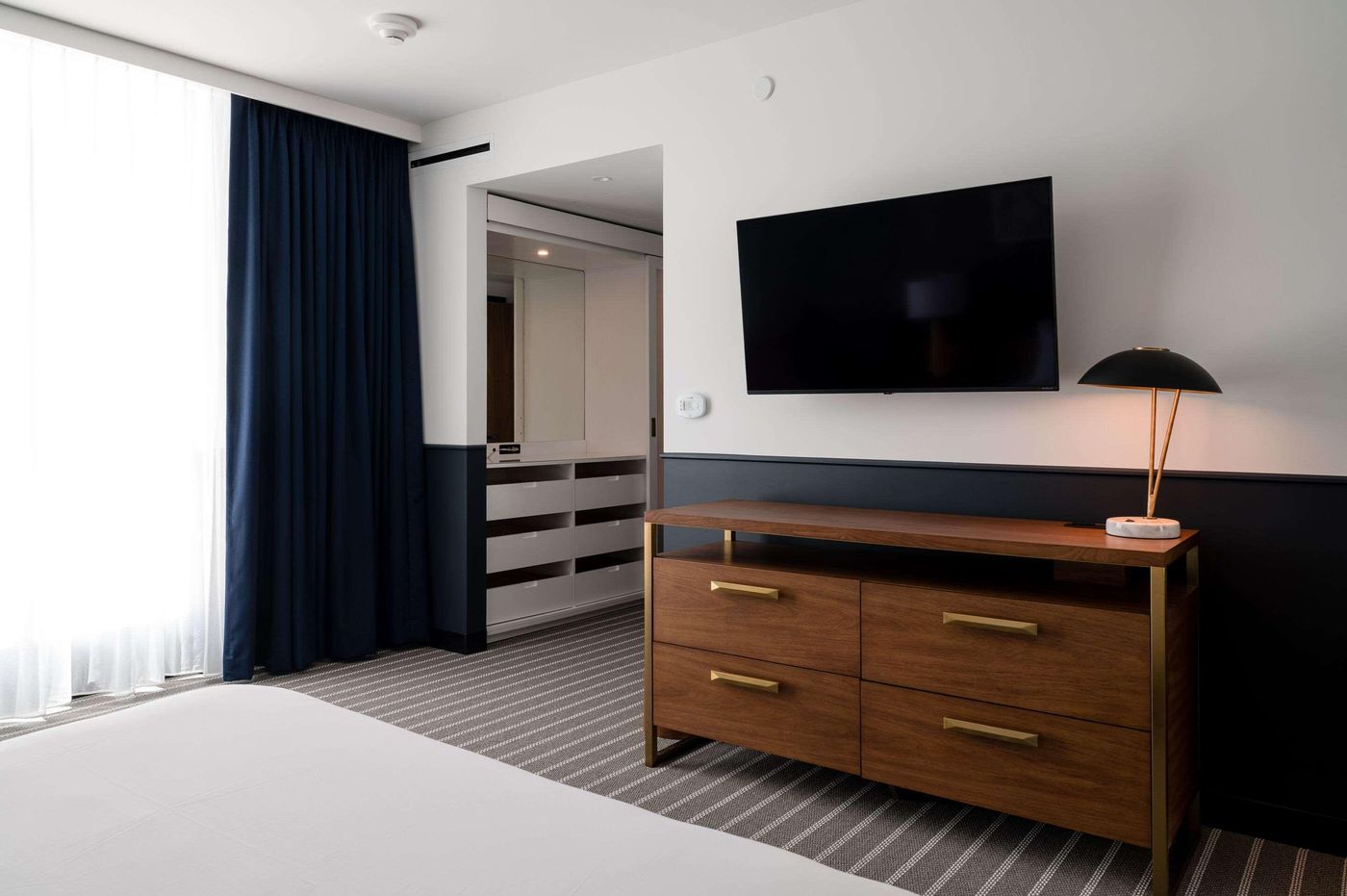 Cambria-Hotel-Boston-Somerville-Room-32