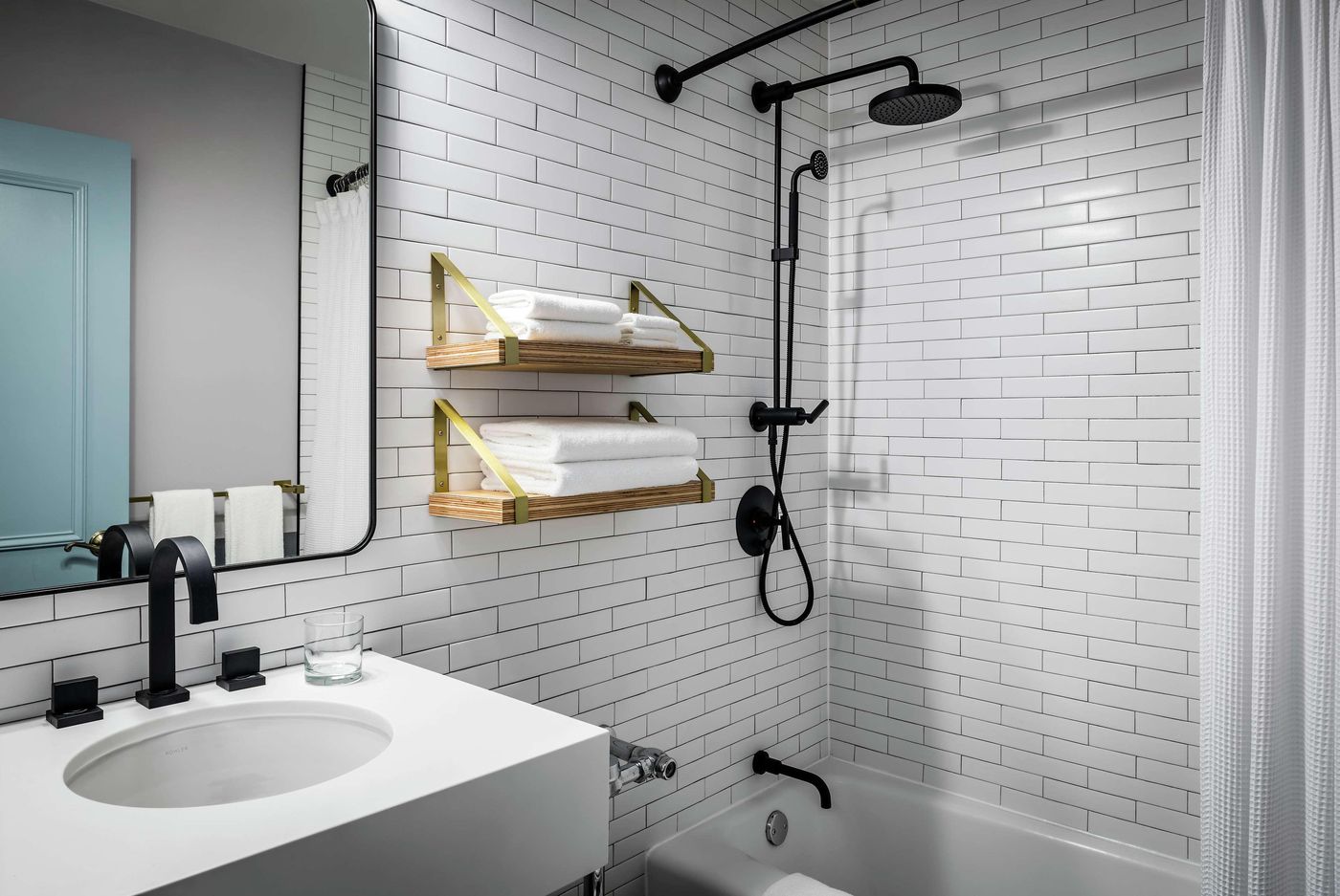 Freepoint-Hotel-Cambridge--a-Tapestry-Collection-Room-24