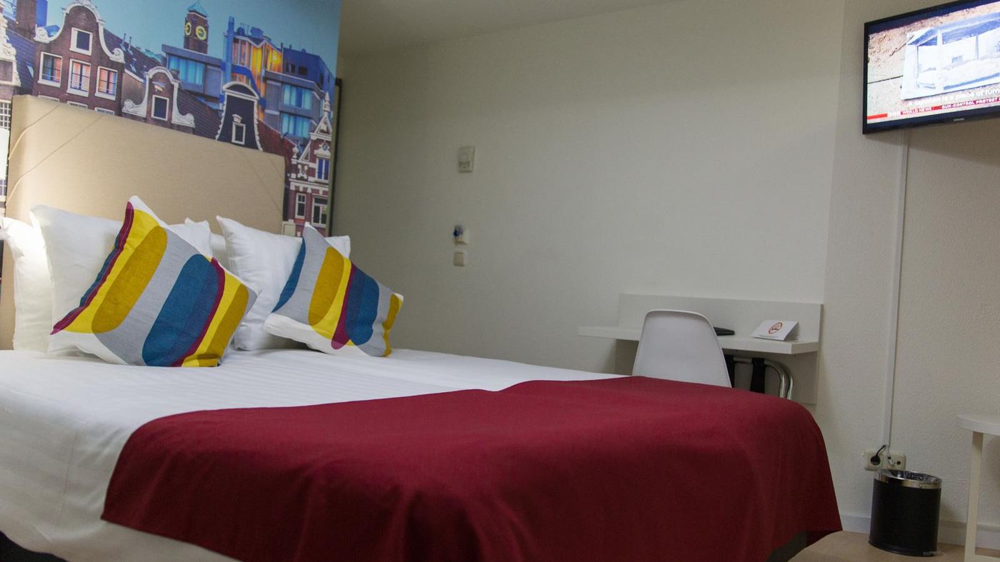 France-Hotel-Room-16