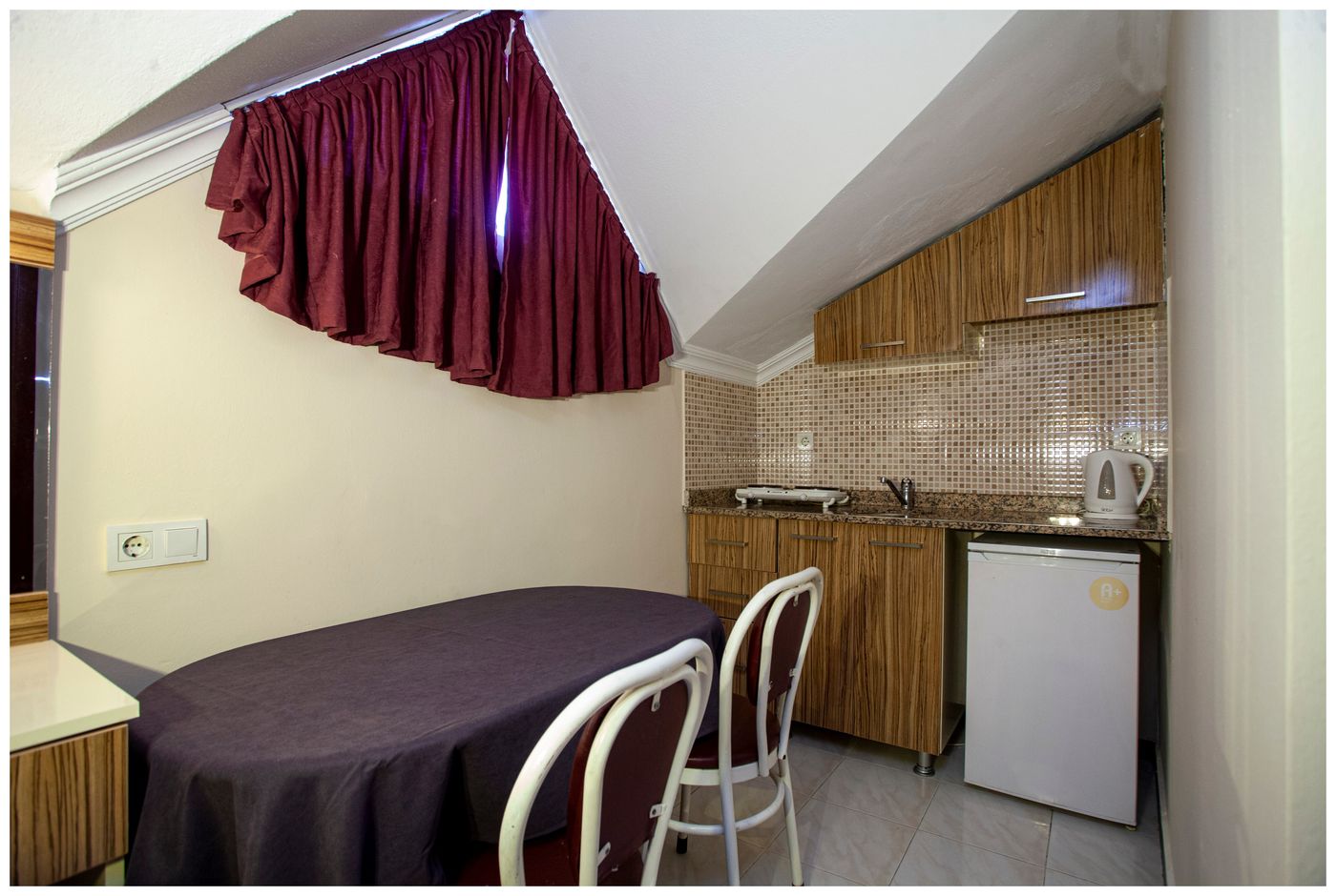 Club-Ako-Apart-Room-38