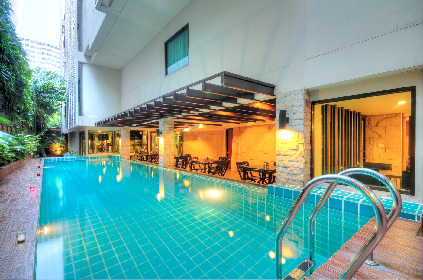 Aspen-Suites-Sukhumvit-2-Pool-53