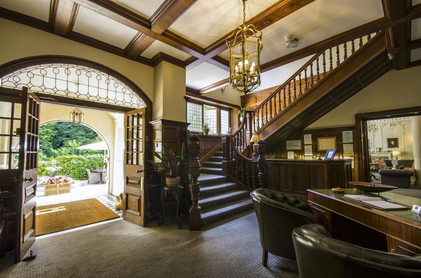 Chateau-La-Chaire-Lobby-5