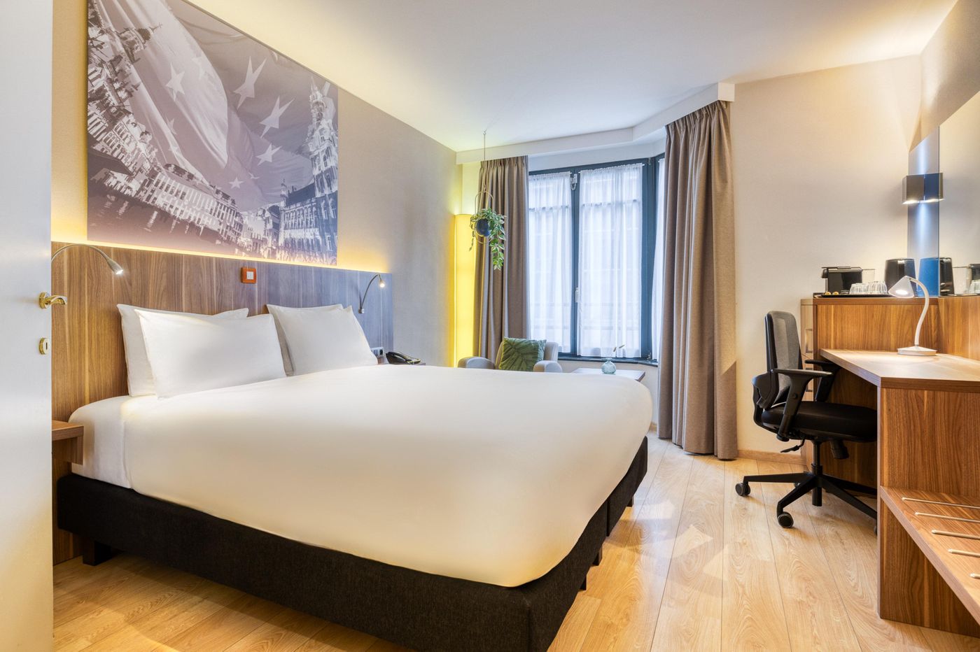 Holiday-Inn-Brussels-Schuman-Room-28