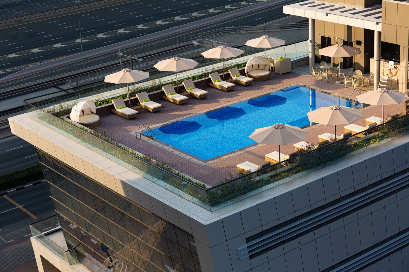 Millennium-Place-Dubai-Marina-Pool-2