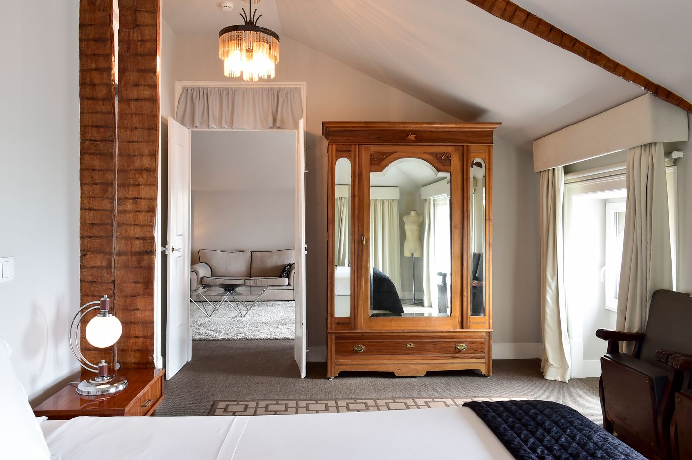 Palacete-Chafariz-Del-Rei-by-Unlock-Hotels-Room-5