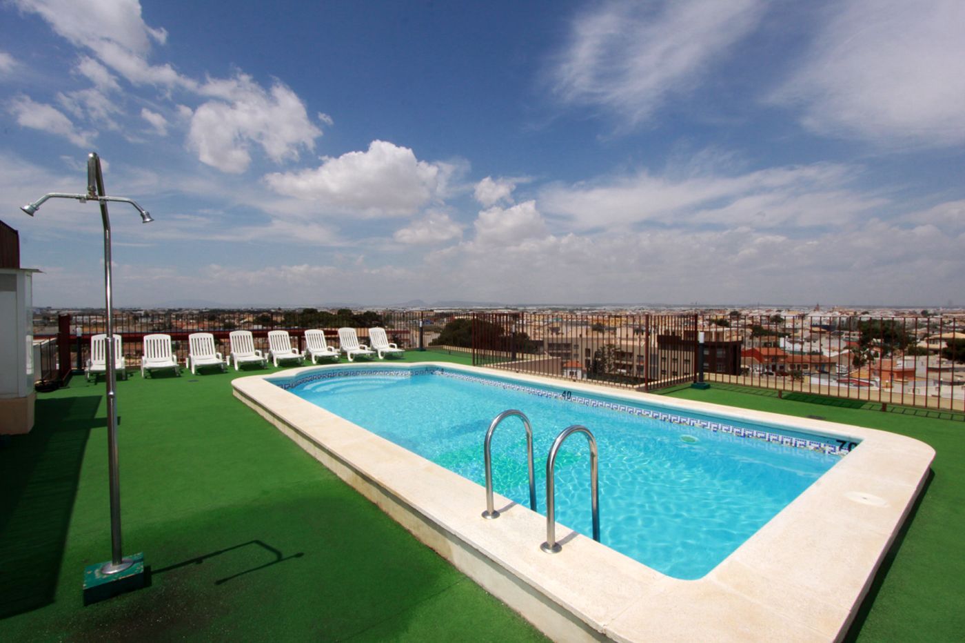 Bah----a-Aparthotel-Pool-1