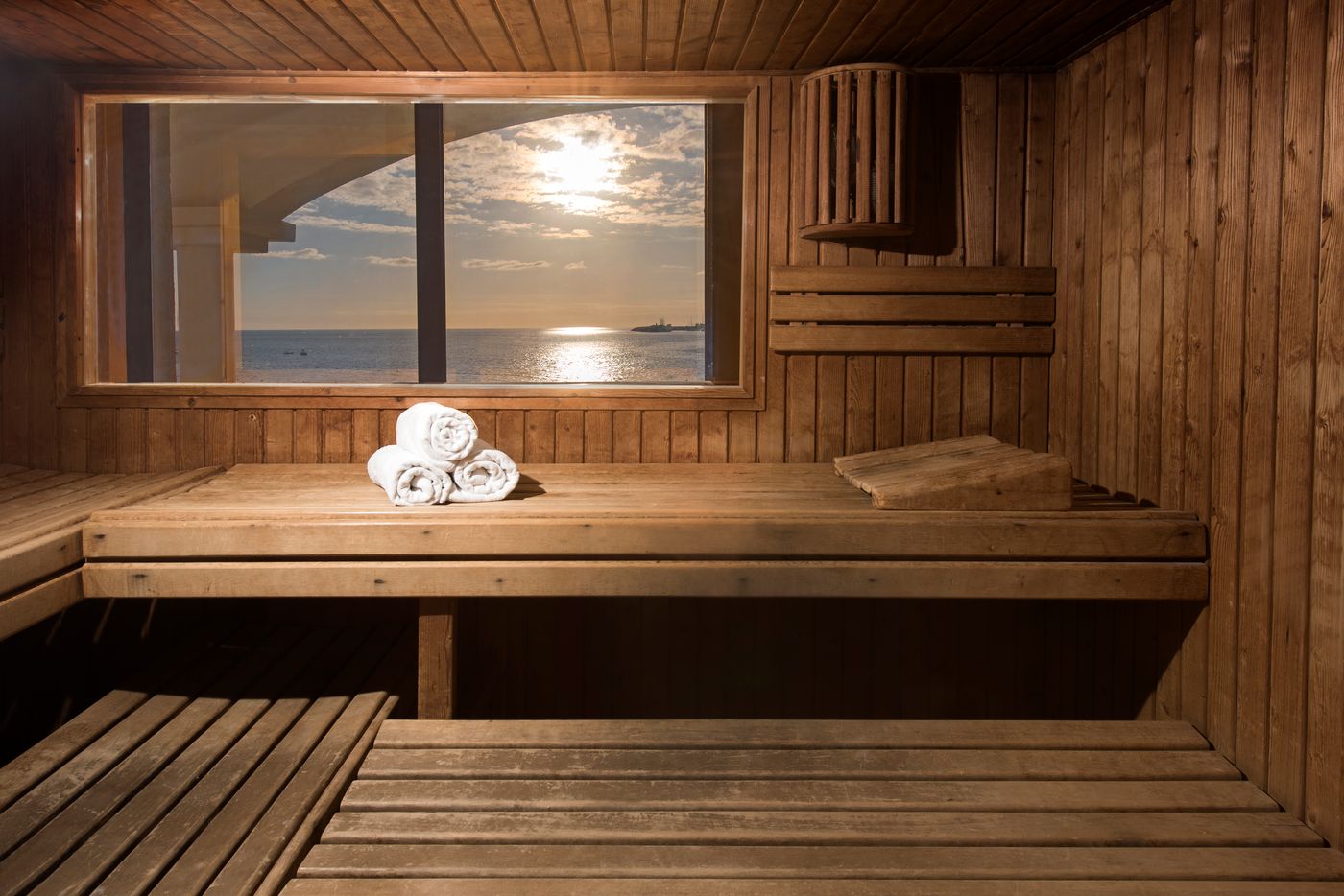 TUI-BLUE-Suite-Princess--Adults-Only--Sports-and-Entertainment-33