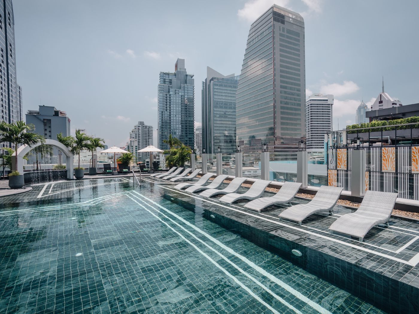 Aira-Hotel-Bangkok-Pool-3