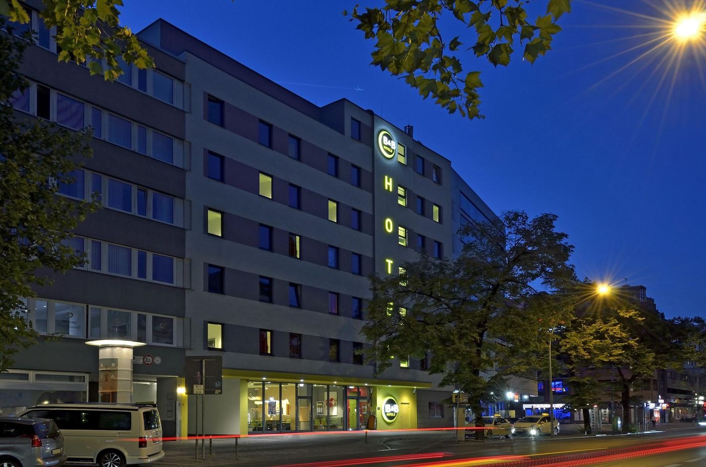 B-B-Hotel-Berlin-Potsdamer-Platz-General-view-5