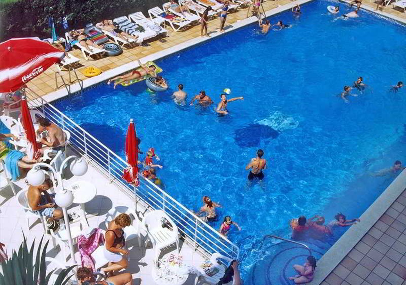Riviera-Hotel-Pool-11