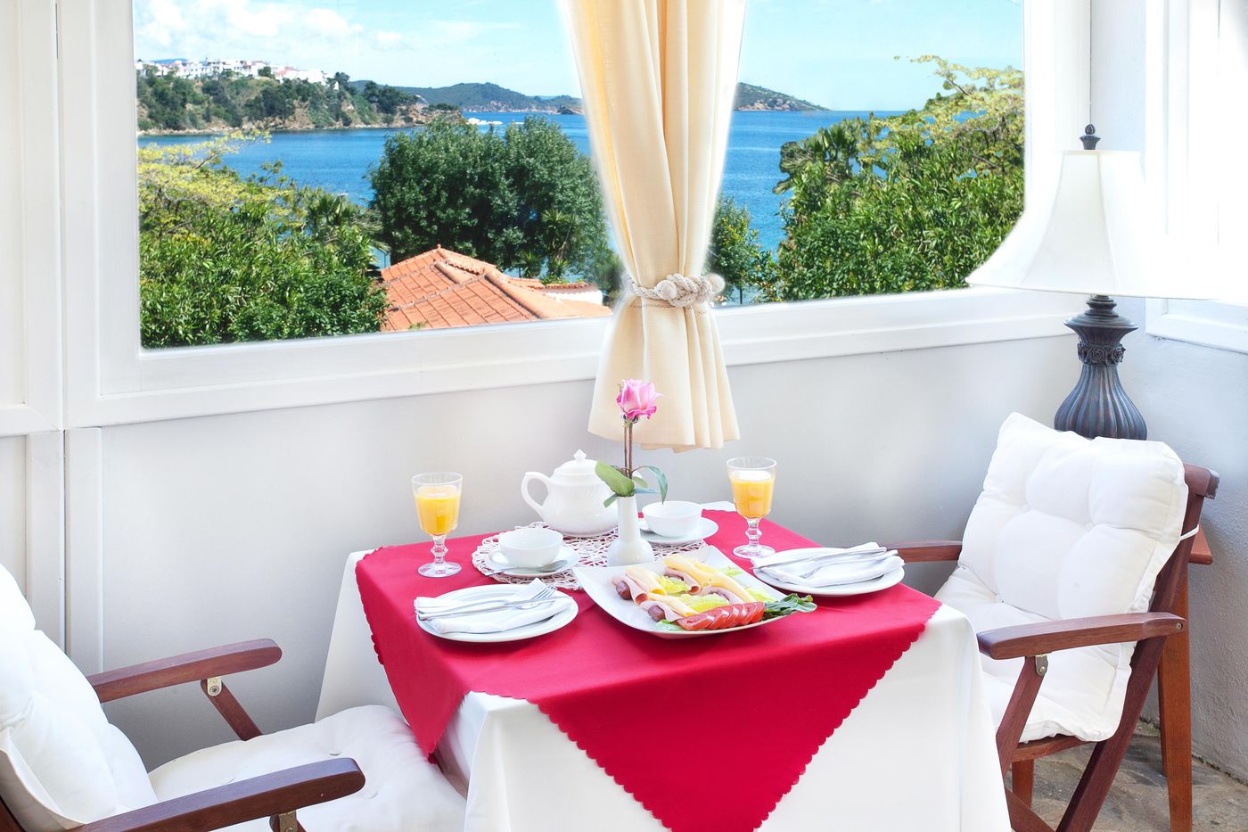 Tomato-Restaurant-27