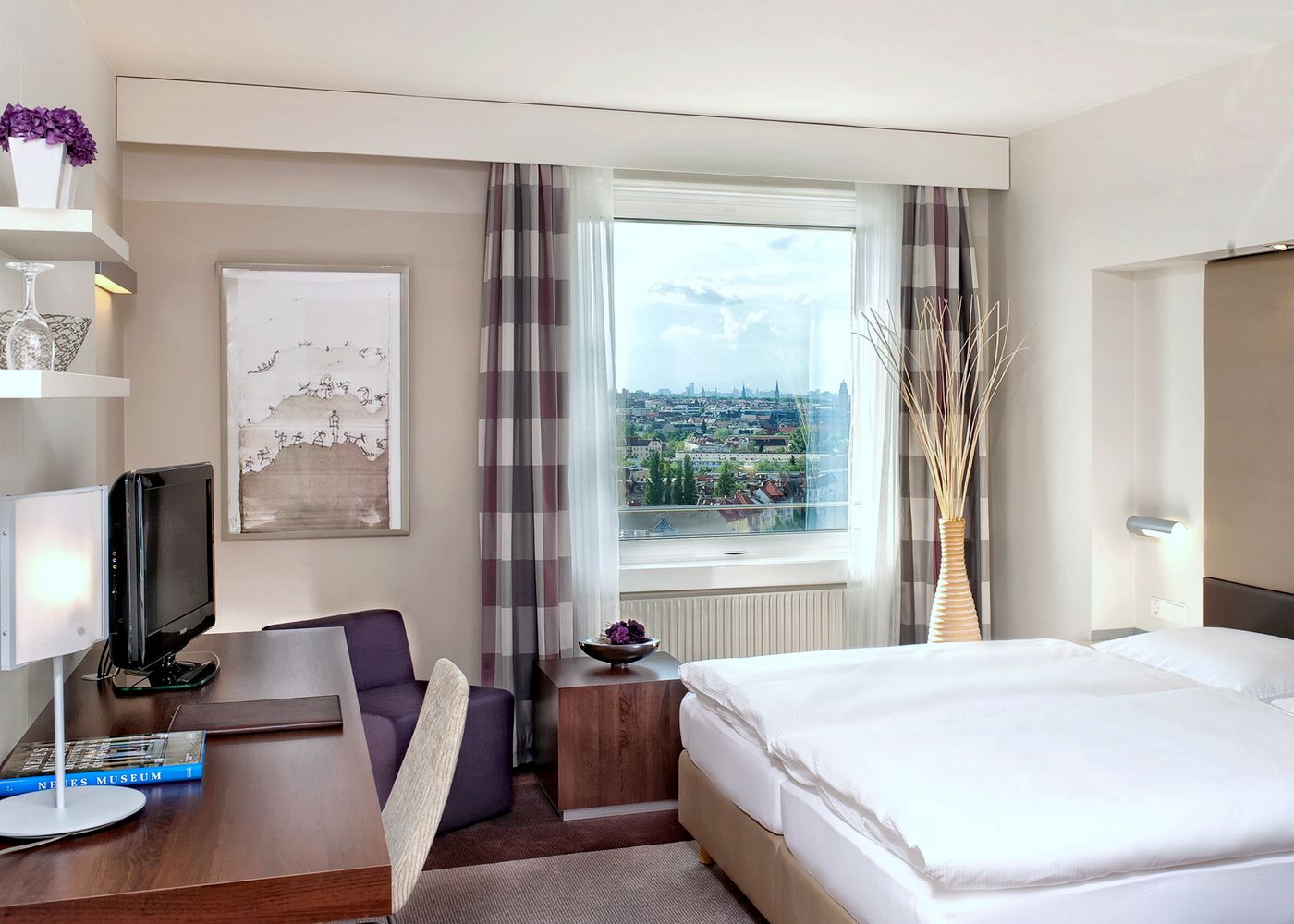 Estrel-Hotel-Berlin-Room-10