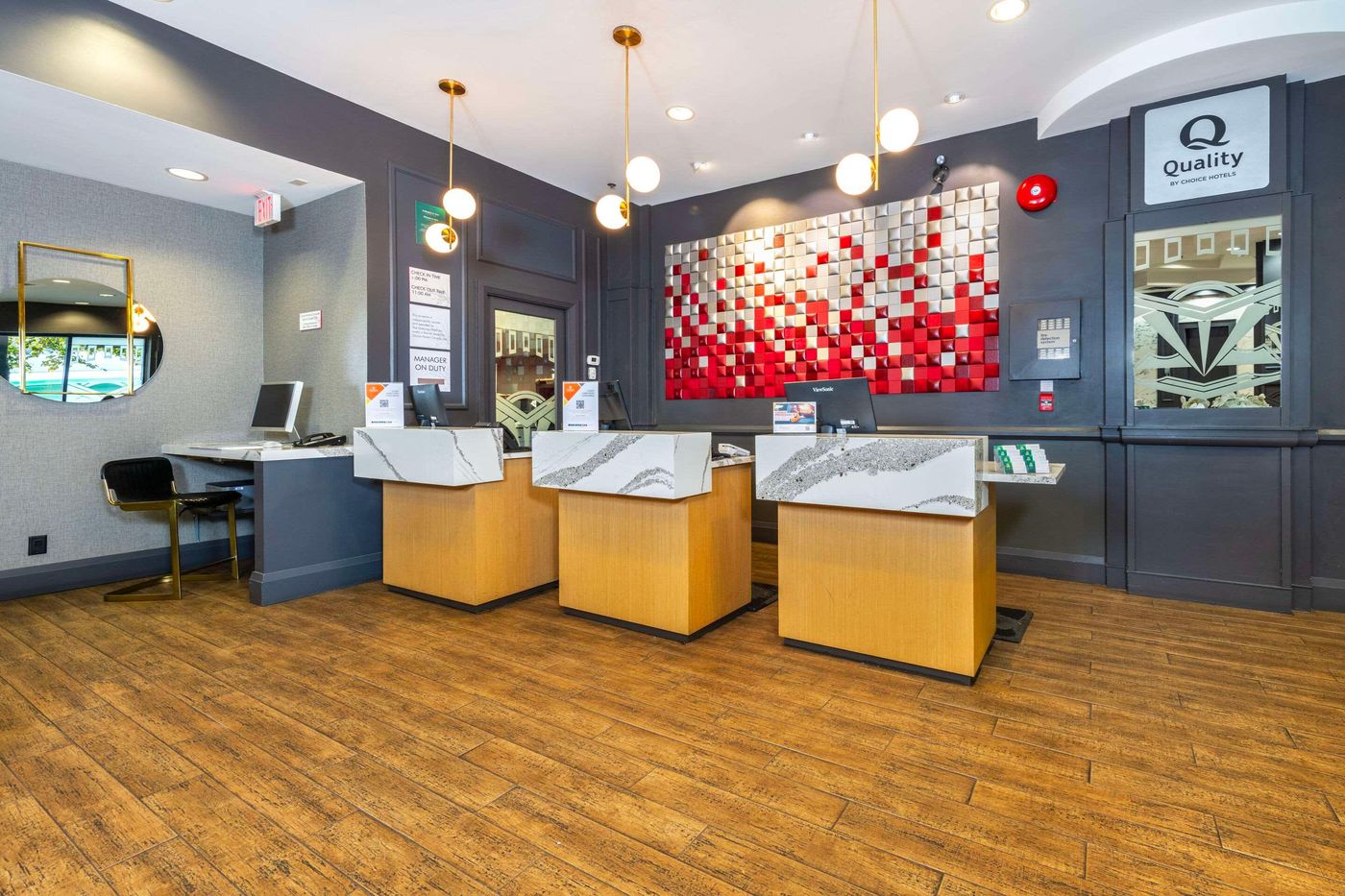 Quality Inn & Suites Downtown Vancouver-Canada-VANCOUVER-Lobby-8