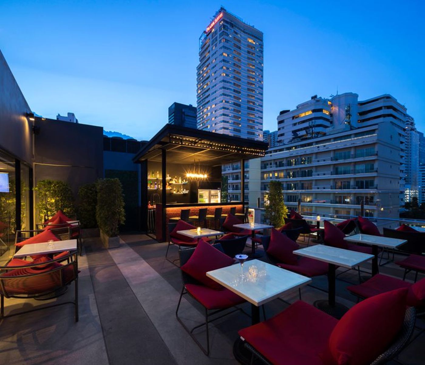 Travelodge-Sukhumvit-11-Bar-52