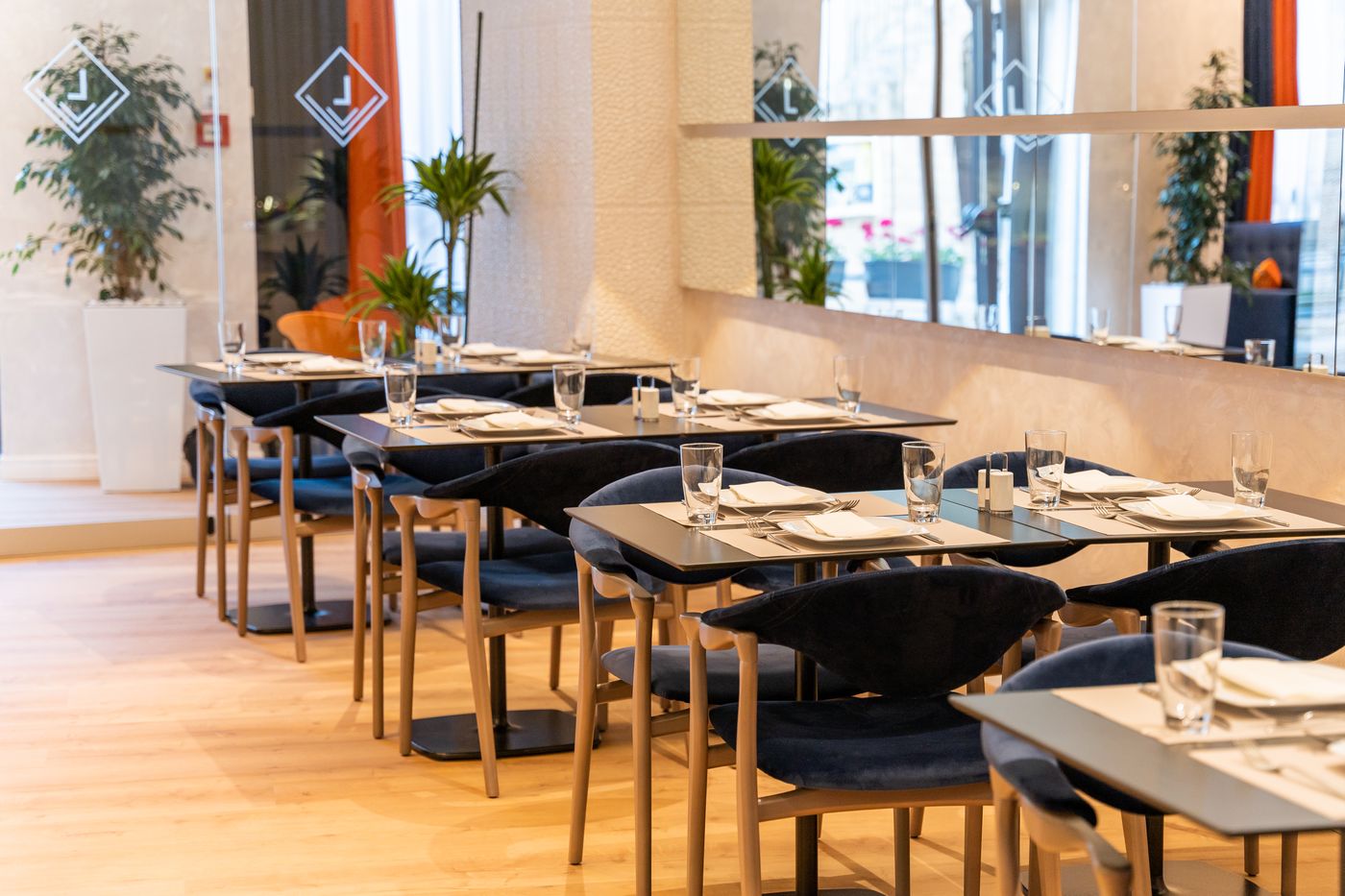 Hotel-Luxe-Restaurant-43