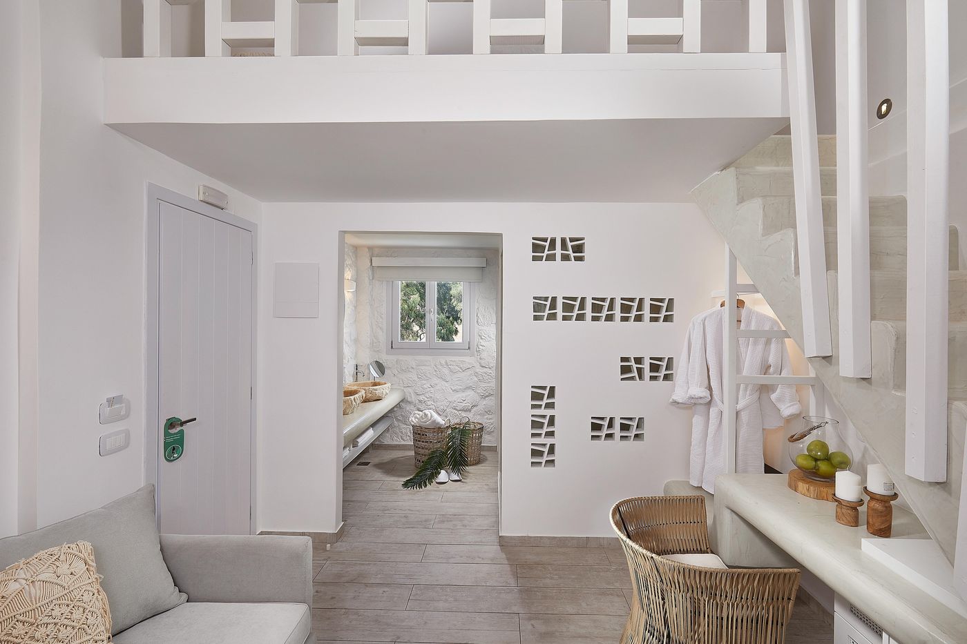 Petri-Suites-Room-50