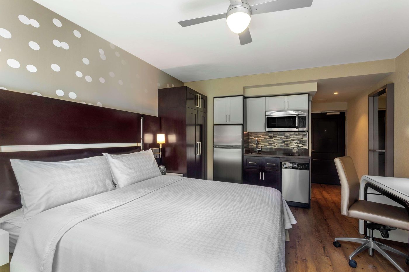 Homewood-Suites-by-Hilton-New-York-Midtown-Manhatt-Room-23