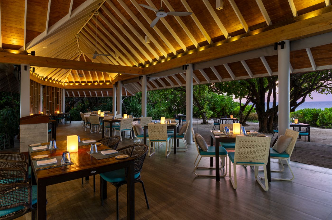 Niva Dhigali Maldives 12.03