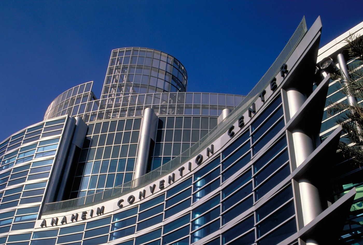 Anaheim-Portofino-Inn-Suites-General-view-18