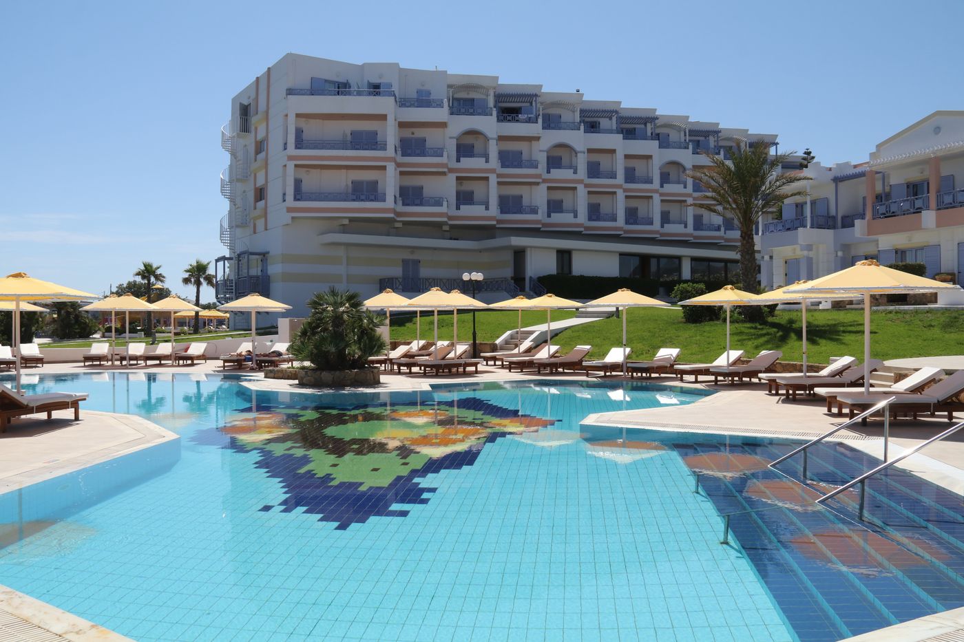 Serita-Beach-Hotel-Pool-11