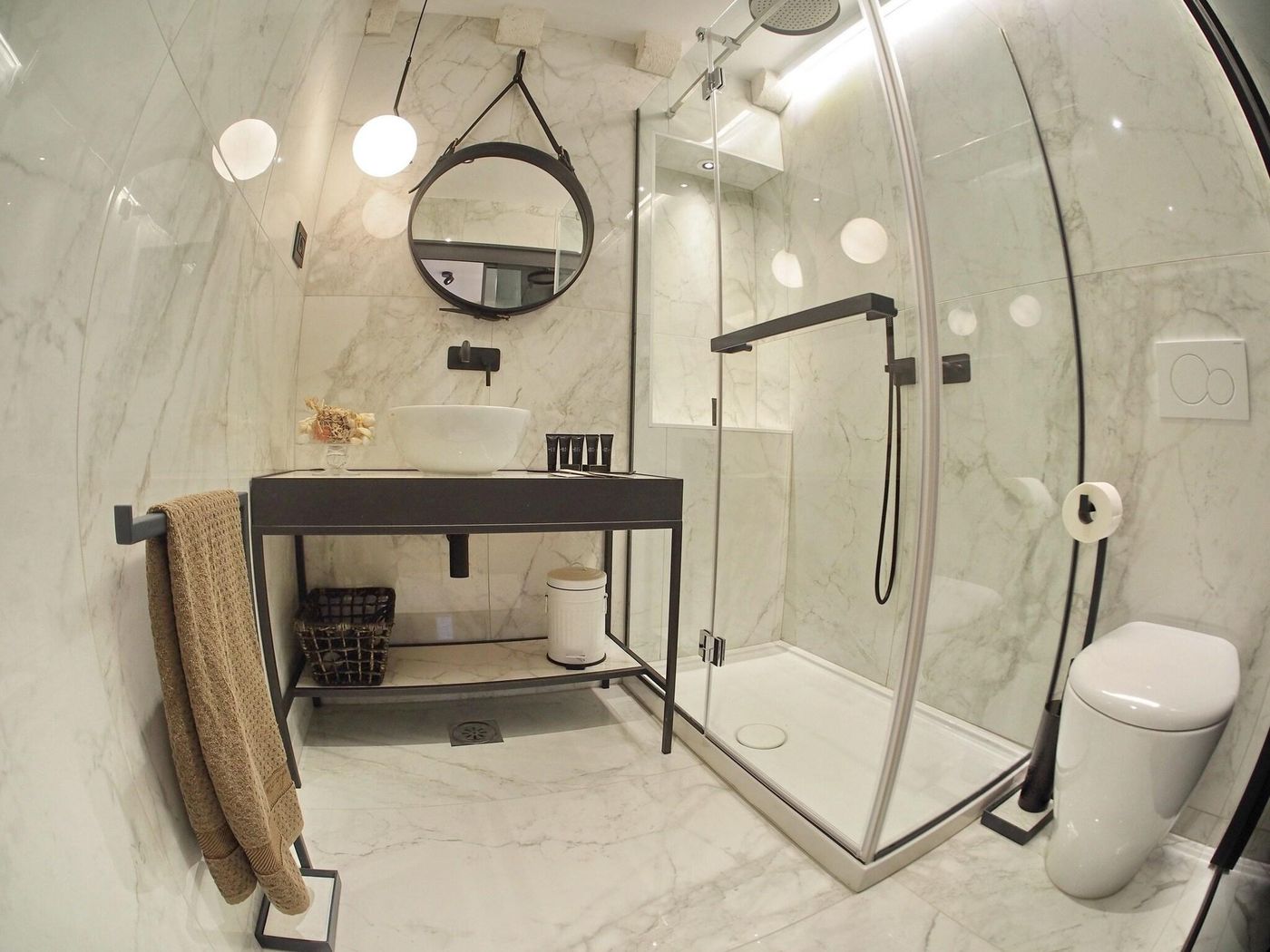 La-Vita-E-Bella-Ii-Room-50