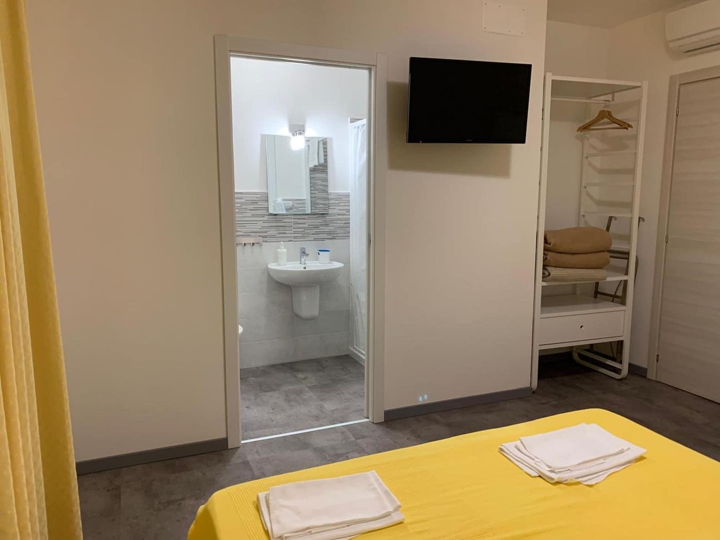 Pineto-Resort-Room-12