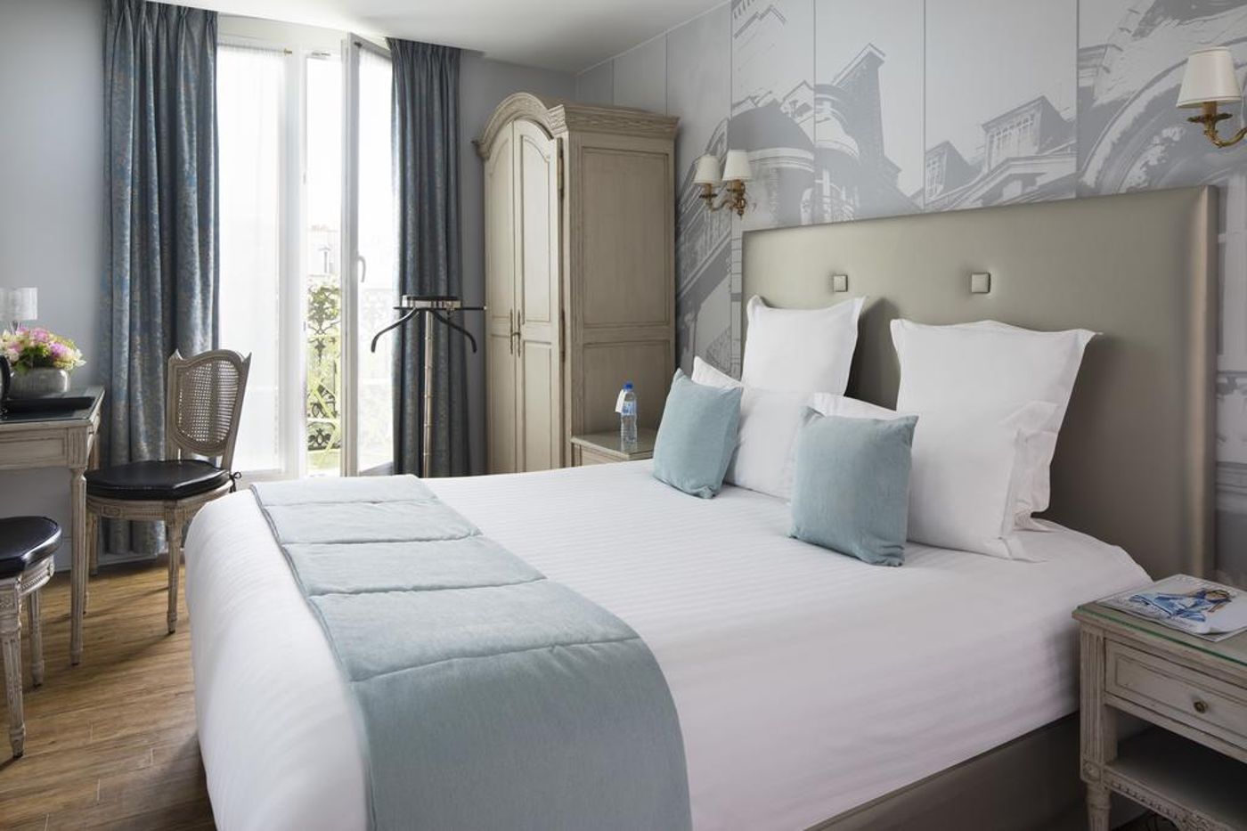 Hotel-Plaza-Elysees-Room-12