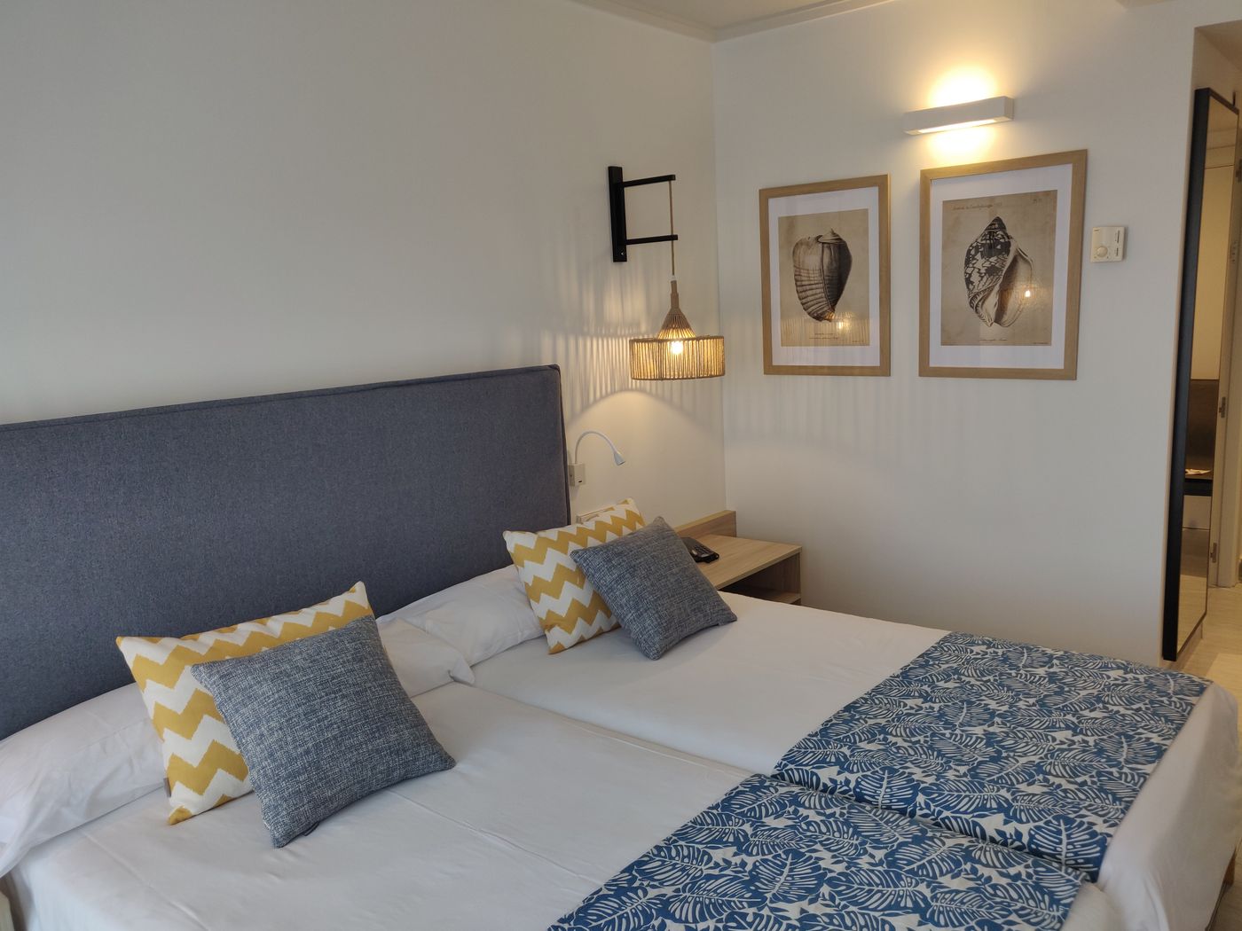 Cabogata-Garden-Room-27