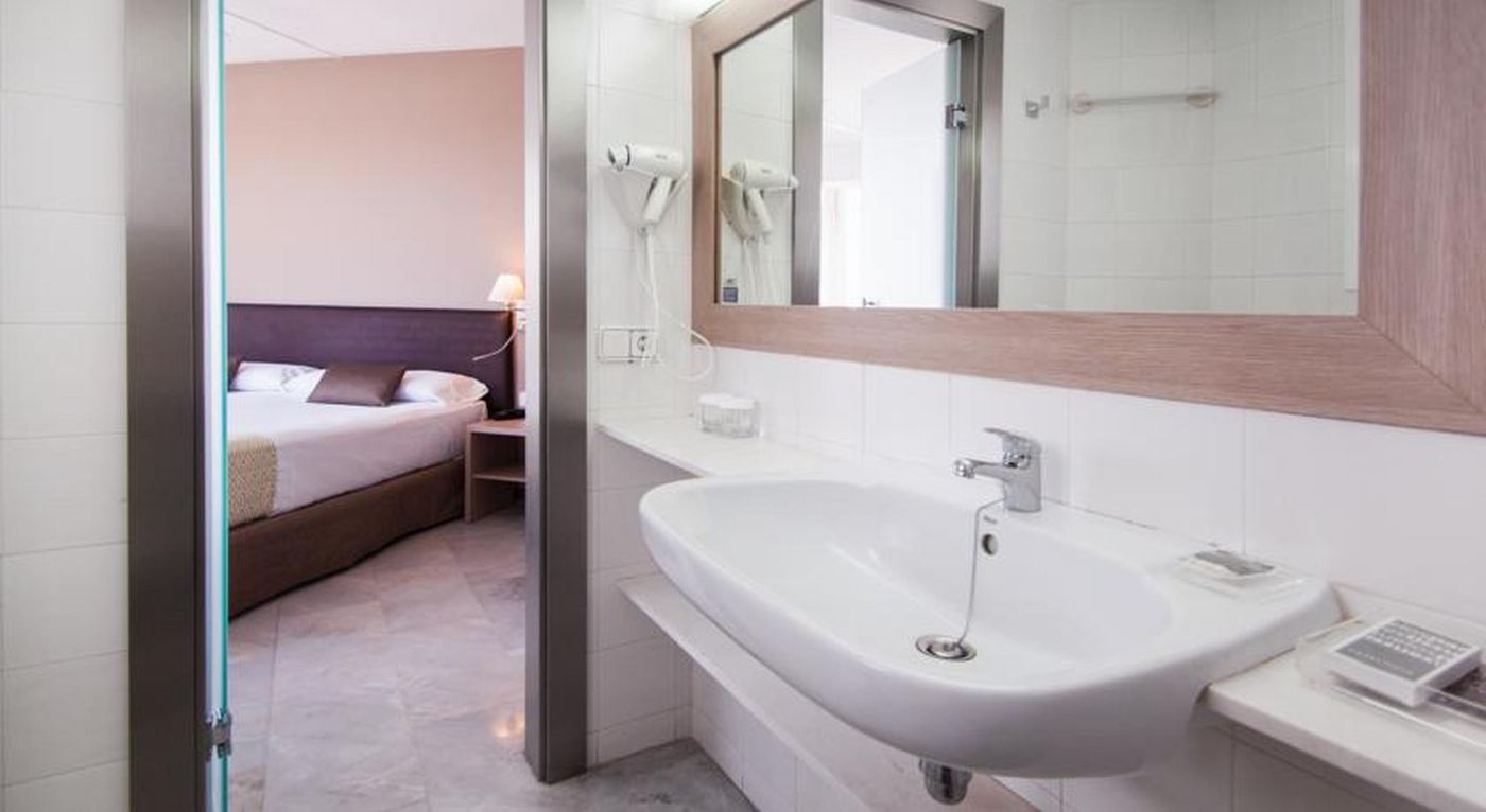 Catalonia-Mirador-des-Port-Room-46