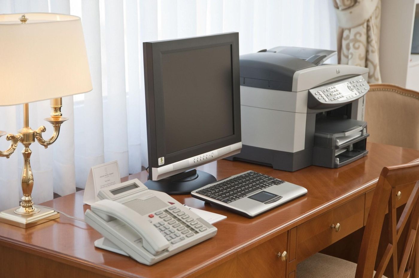 Grand-Hotel-Cravat-Room-8