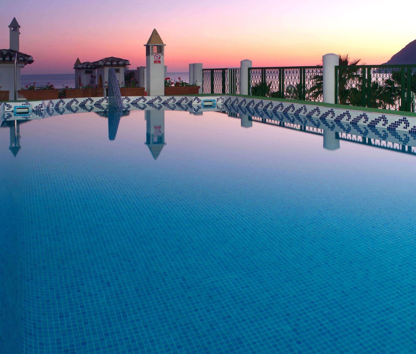 Sol-Los-Fenicios-Pool-6