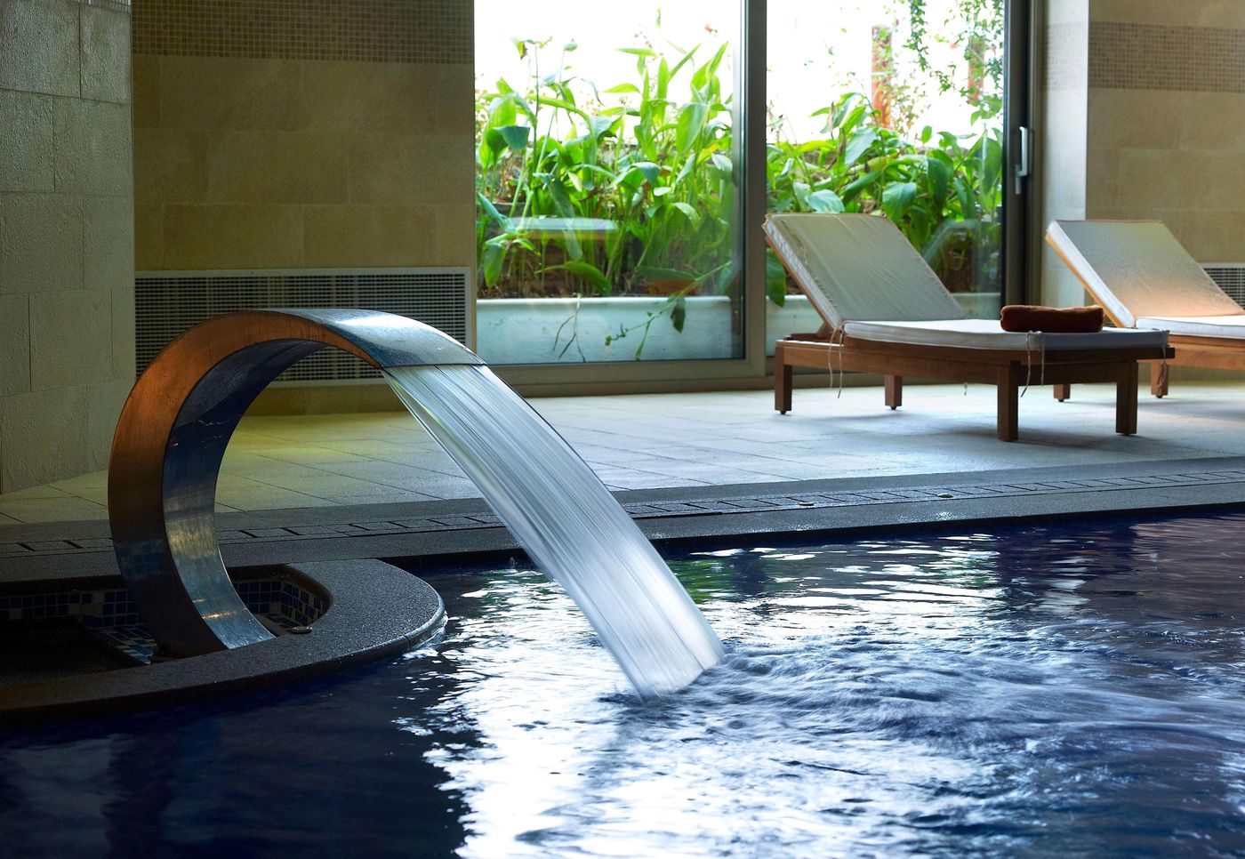 The-Royal-Blue-Sports-and-Entertainment-76